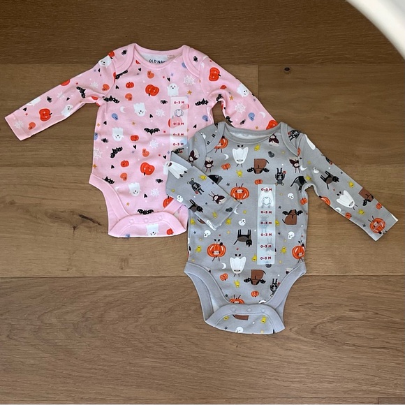 NWT Old Navy 0-3 Month Halloween Onesies 🎃 - Picture 1 of 4